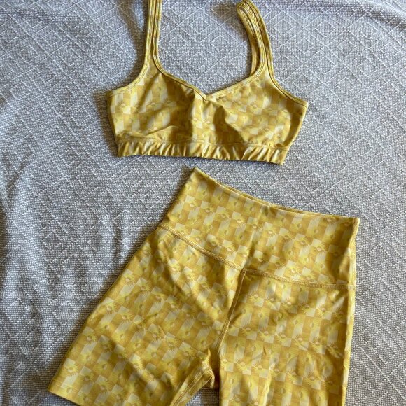 Yellow Beyond Yoga Set - Size L - Picture 1 of 5